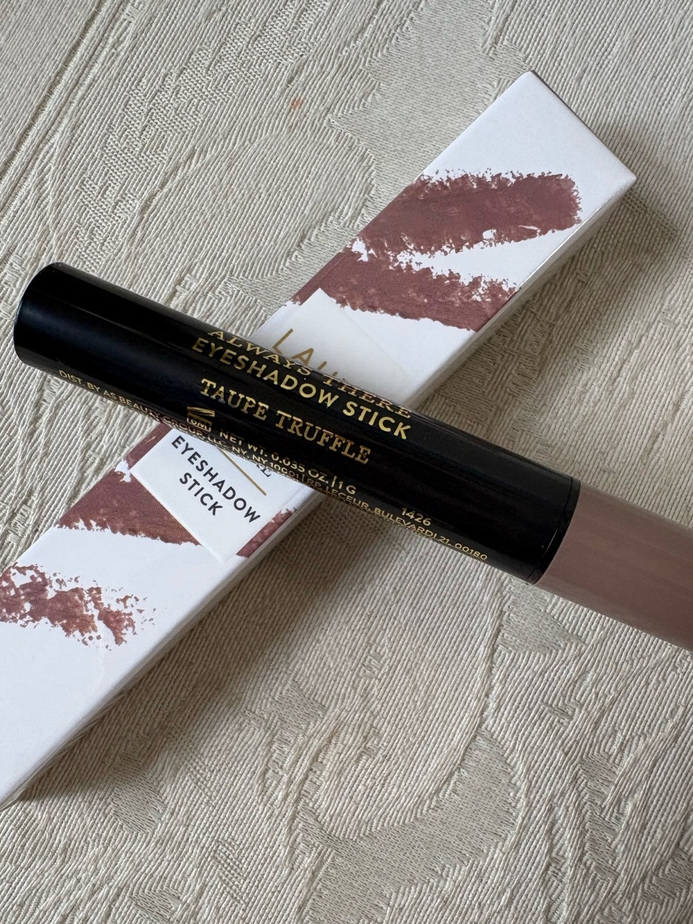 Laura Geller Always There Eyeshadow Stick Crayon Taupe Truffle BNIB - Picture 5 of 9